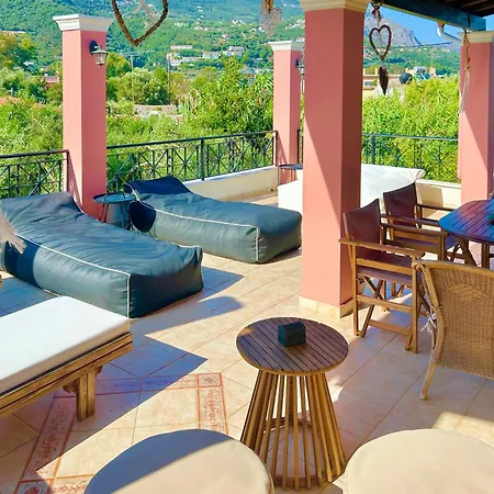 Valia Seaside Villa *